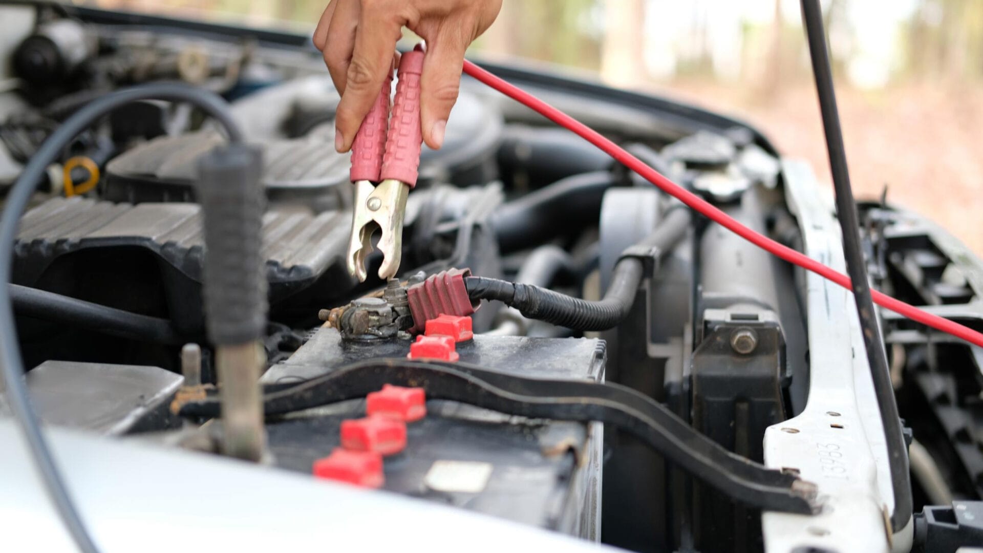 How to Turn Over an Engine With a Dead Battery