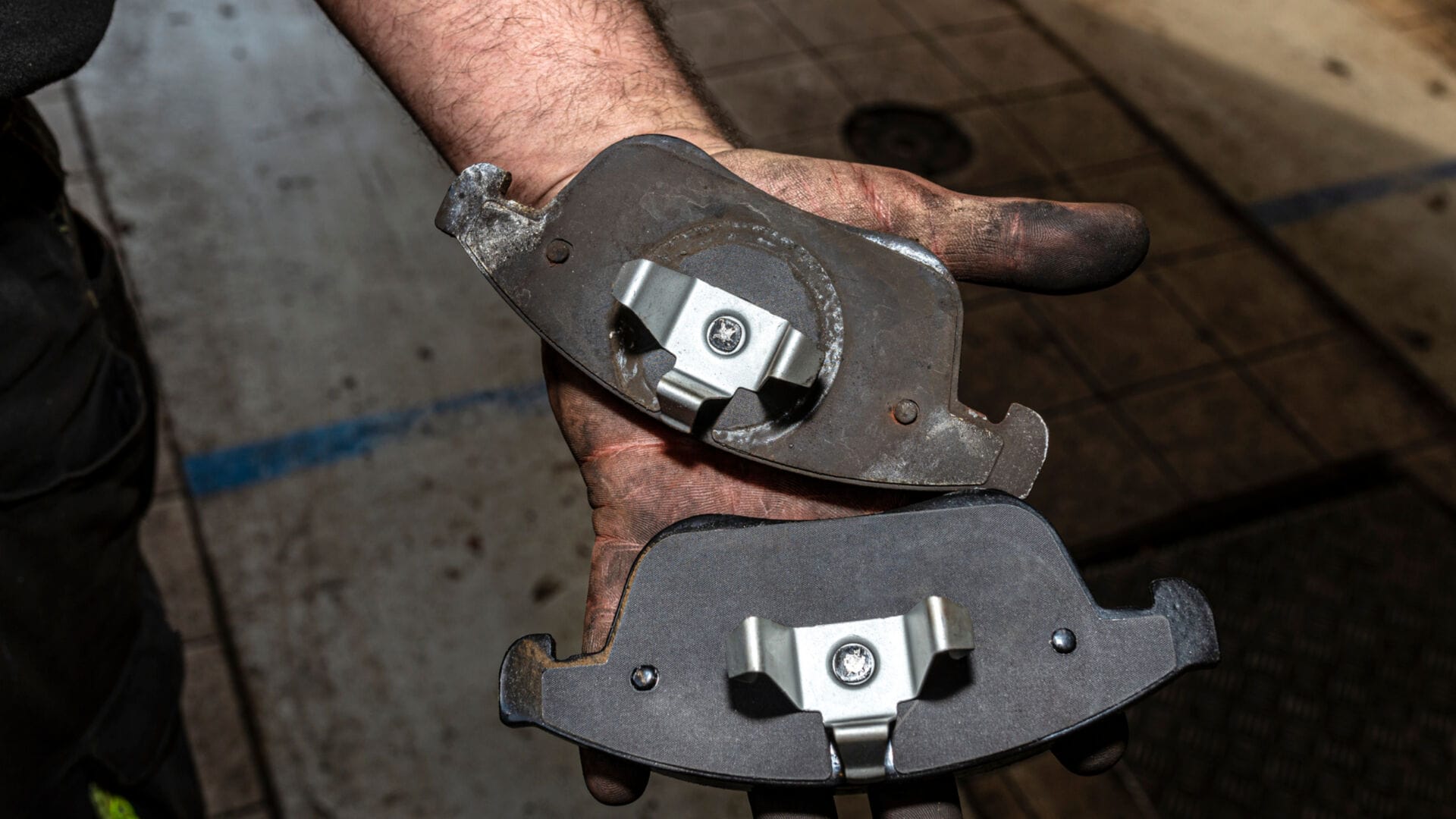 what is the ideal brake pad thickness for safe driving